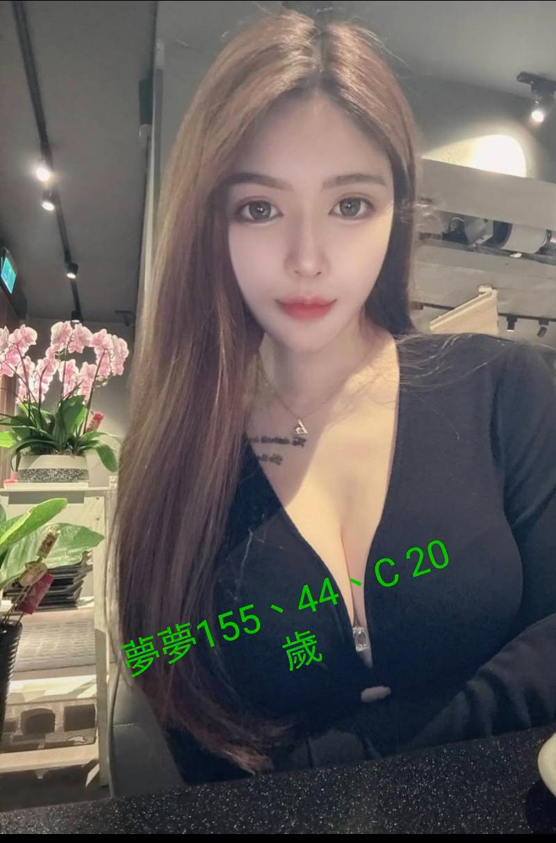 台中外約-屏東外叫,桃園小姐外約,凡蓉😇巨乳妹169cm/53kg/D/20y,戴套做/喇舌/深情小親親/舔蛋蛋
